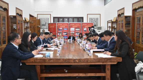 西北高等教育奠基人、中国现代医学先驱徐诵明雕像在beat365唯一官网落成